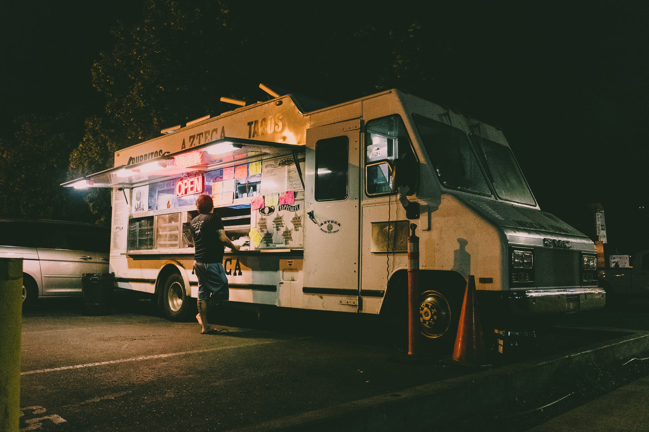You are currently viewing Food Trucks Support Truck Drivers